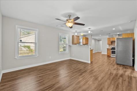 120 N Illinois Avenue League City TX 77573