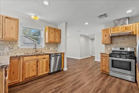 120 N Illinois Avenue League City TX 77573