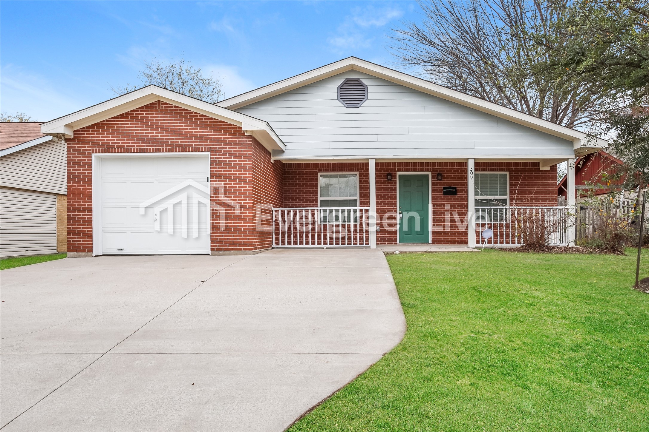 309 W Springdale Lane Grand Prairie TX 75052