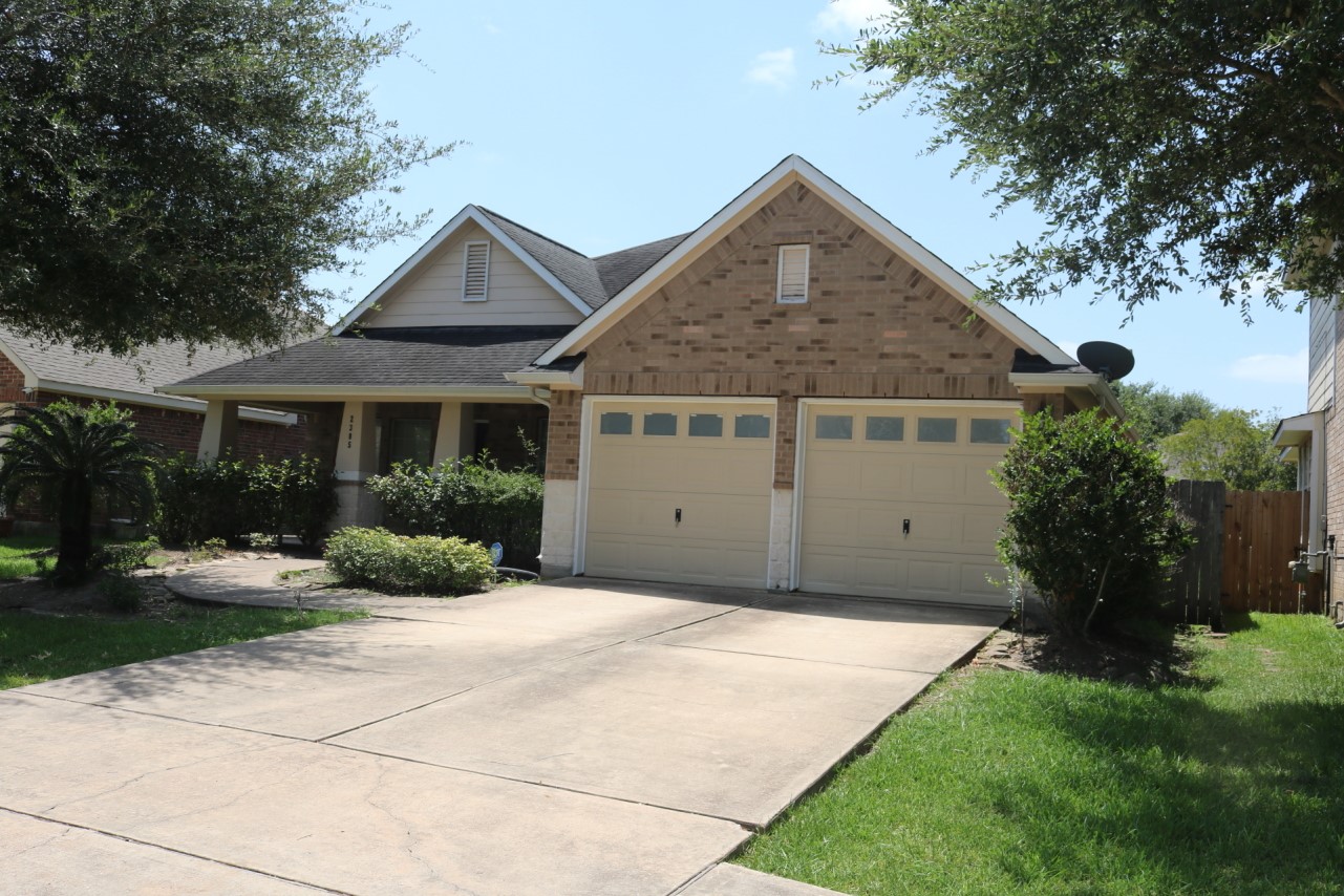 2305 Shadow Falls Lane Pearland TX 77584
