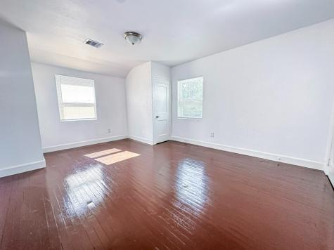 2555 Pierce Street Beaumont TX 77703