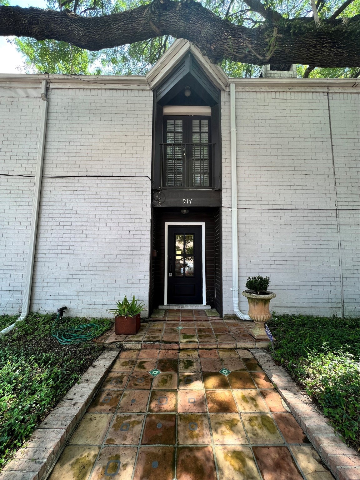 917 S Ripple Creek Drive Houston TX 77057