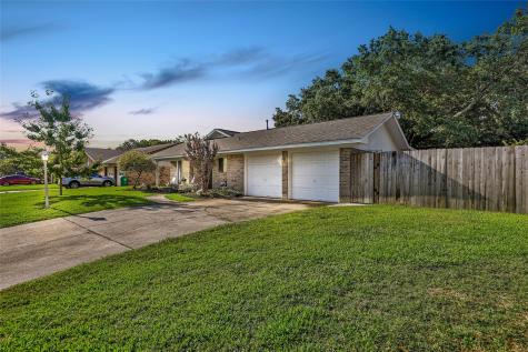 613 Inwood Drive Baytown TX 77521