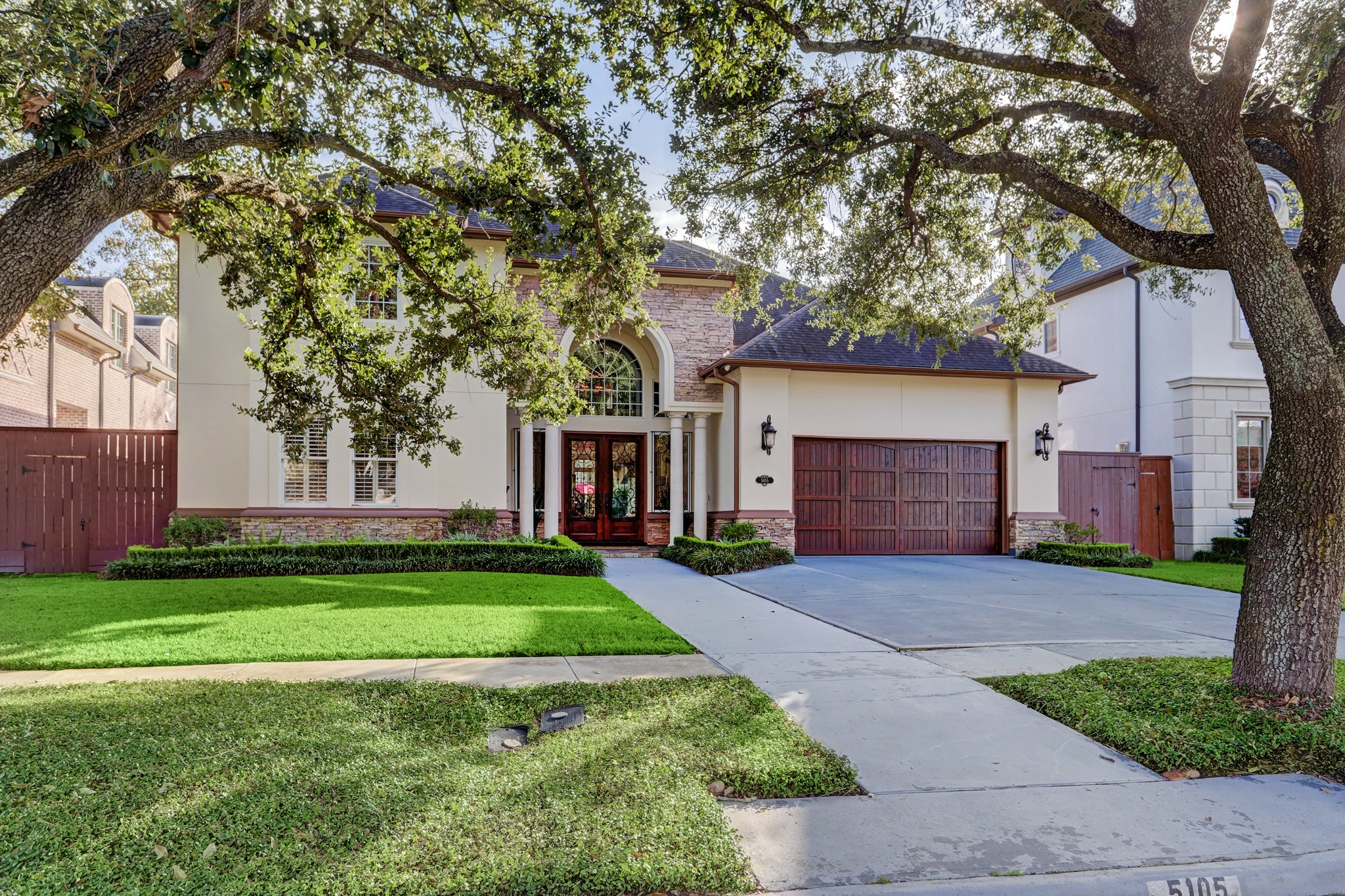 5105 Grand Lake Street Bellaire TX 77401