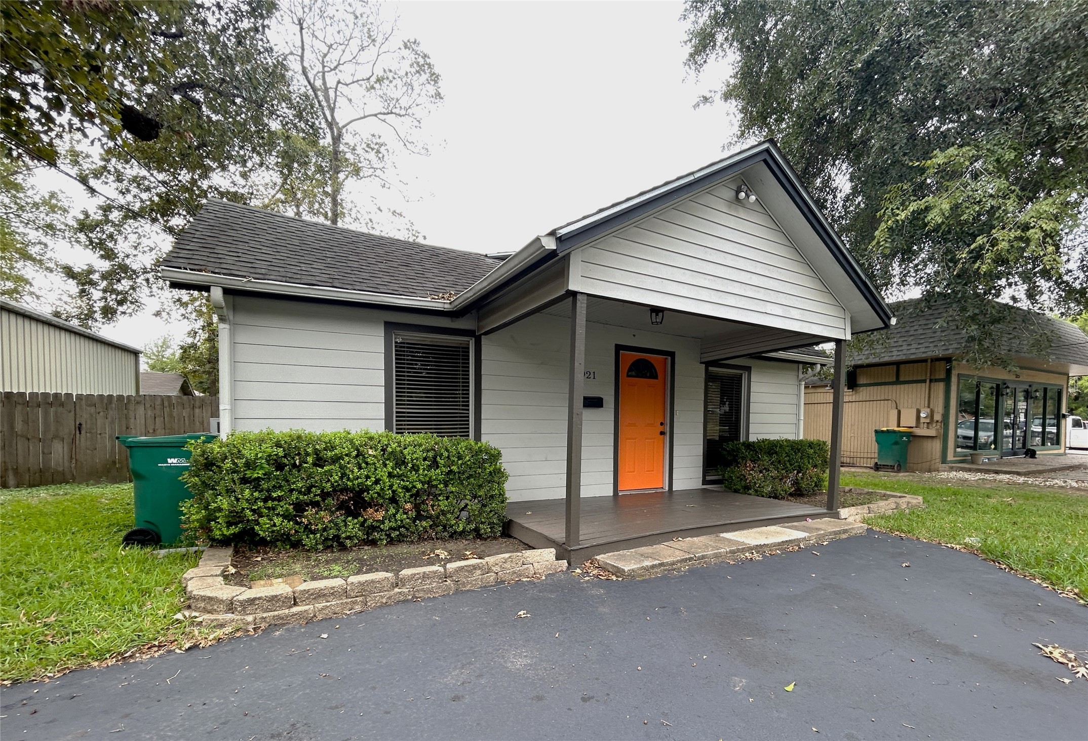 921 W Lewis Street Conroe TX 77301