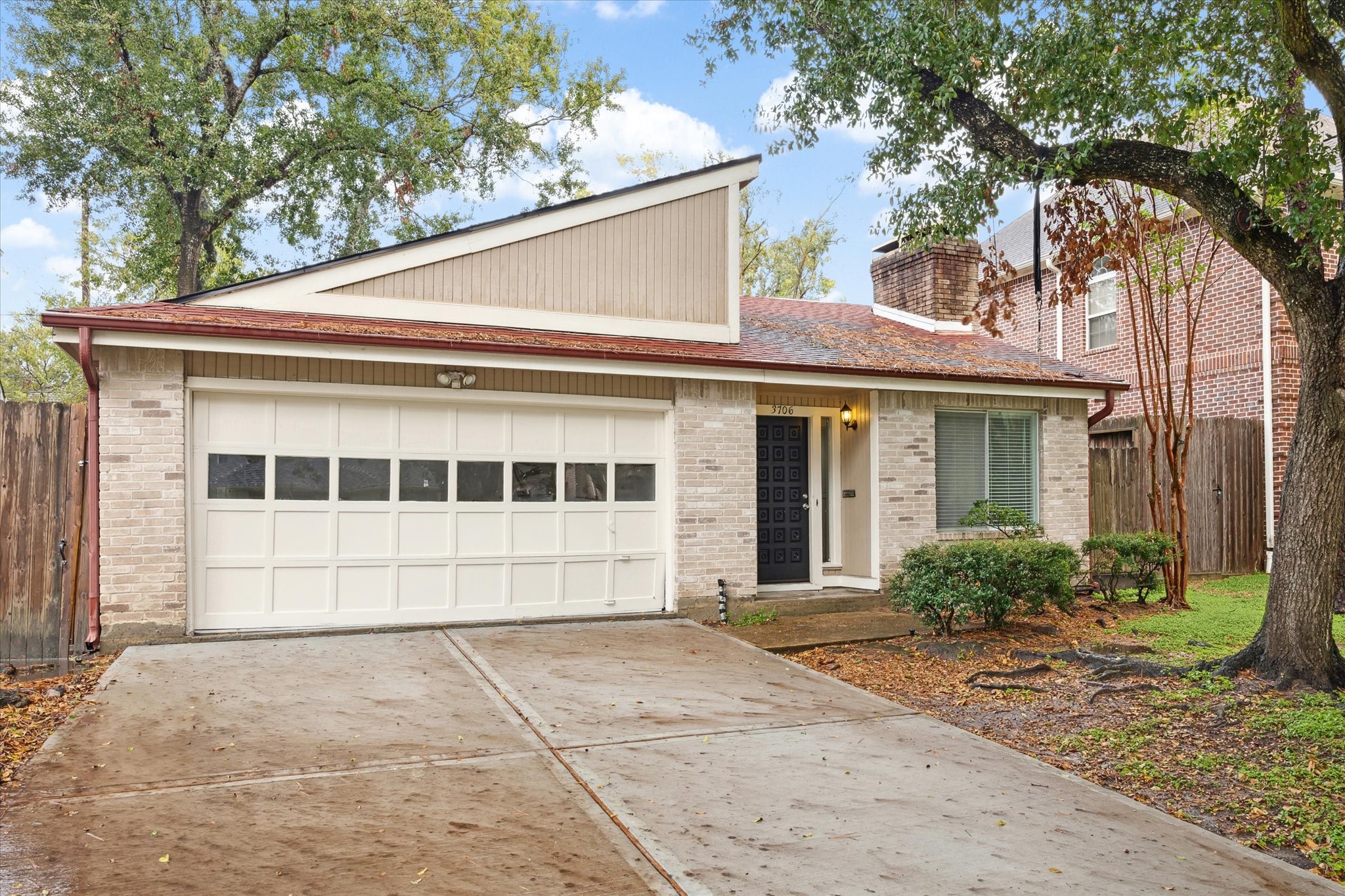 3706 Maroneal Street Houston TX 77025