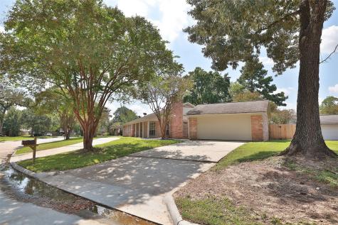 8019 Durklyn Lane Houston TX 77070
