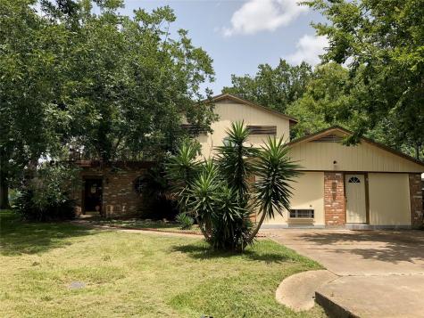 845 Jackson Avenue Bacliff TX 77518
