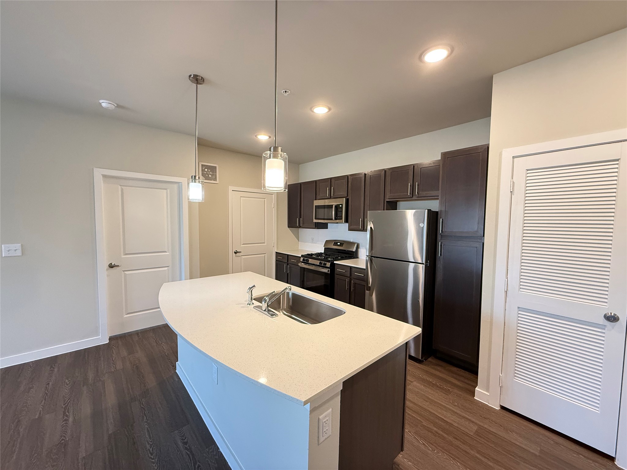 2102 Antoine Drive 3p63302 Houston TX 77055