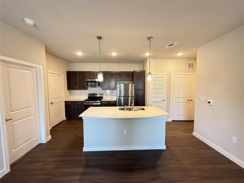 2102 Antoine Drive 3p63302 Houston TX 77055