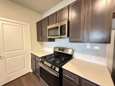 2102 Antoine Drive 3p63302 Houston TX 77055