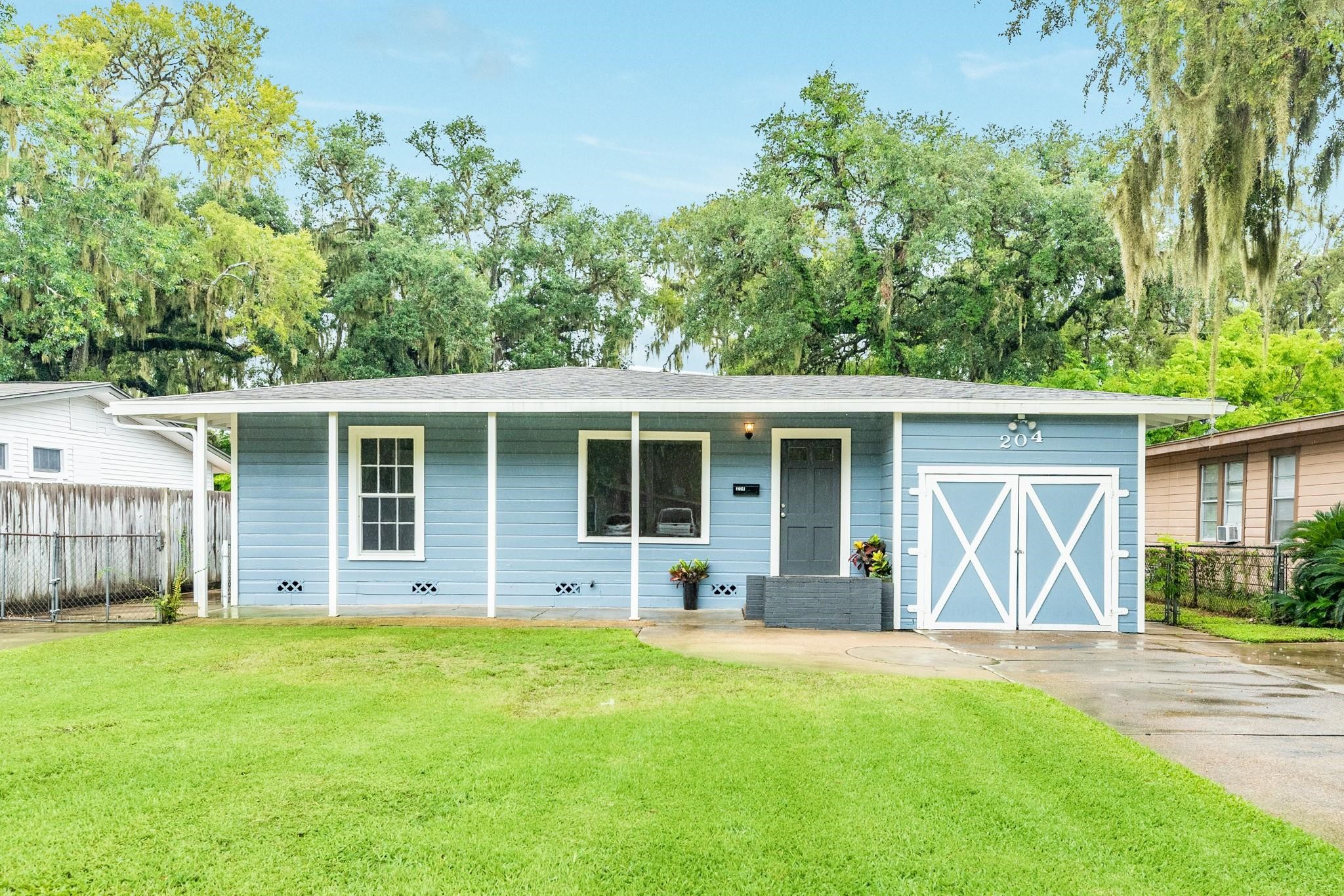 204 Jasmine Street Lake Jackson TX 77566