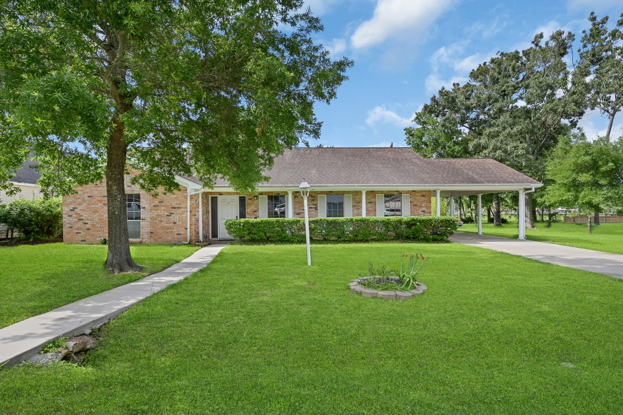 19 Bay Harbor Drive La Porte TX 77571