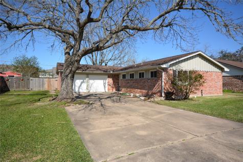 131 Talisman Street Lake Jackson TX 77566
