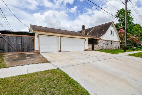 8910 Sandstone Street Houston TX 77036