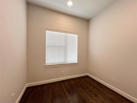942 W 18th Street Houston TX 77008