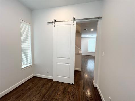942 W 18th Street Houston TX 77008
