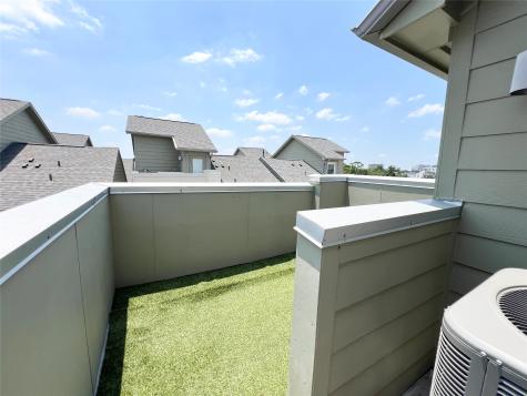 942 W 18th Street Houston TX 77008