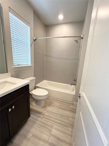942 W 18th Street Houston TX 77008