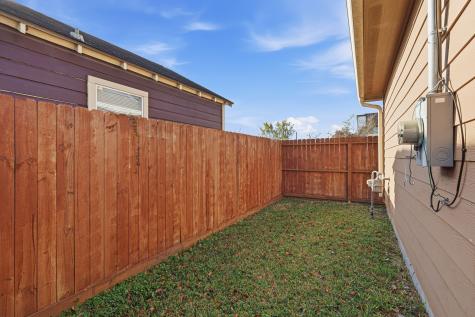 2906 Anita B Houston TX 77004
