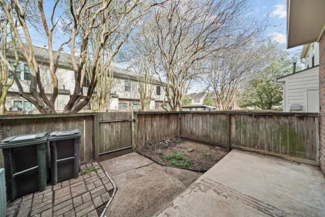 2930 Grants Lake Boulevard 2002 Sugar Land TX 77479