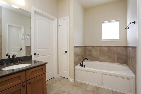 5615 Winsome Villas Lane H Houston TX 77057
