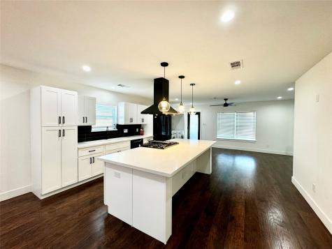 3908 Billingsley Street Houston TX 77009