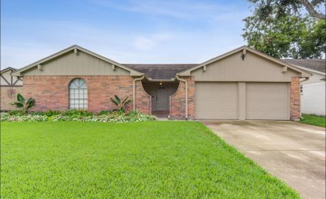 9734 Barmont Drive La Porte TX 77571