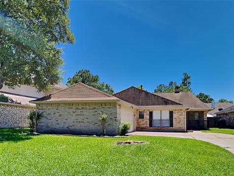 921 N Rivershire Drive Conroe TX 77304