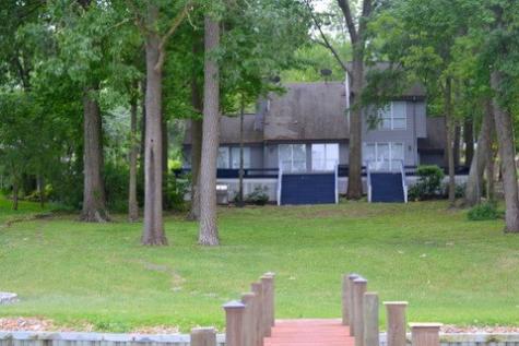 241 SE Lake Oaks Boulevard Boulevard NE Coldspring TX 77331