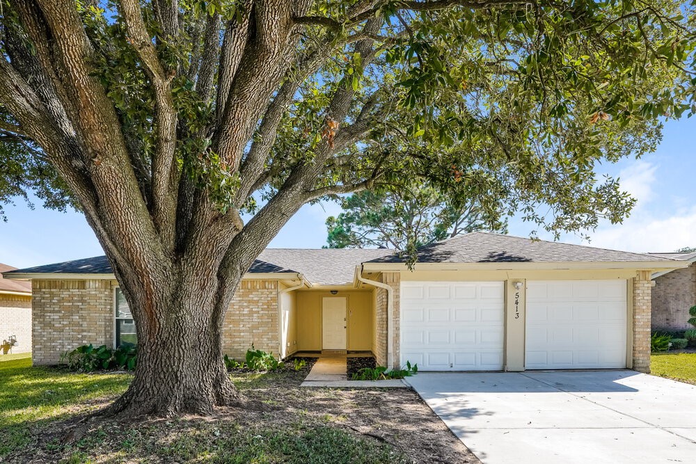 5413 Pine Creek Drive La Porte TX 77571