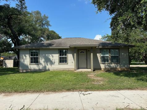701 Pin Money Street Clute TX 77531