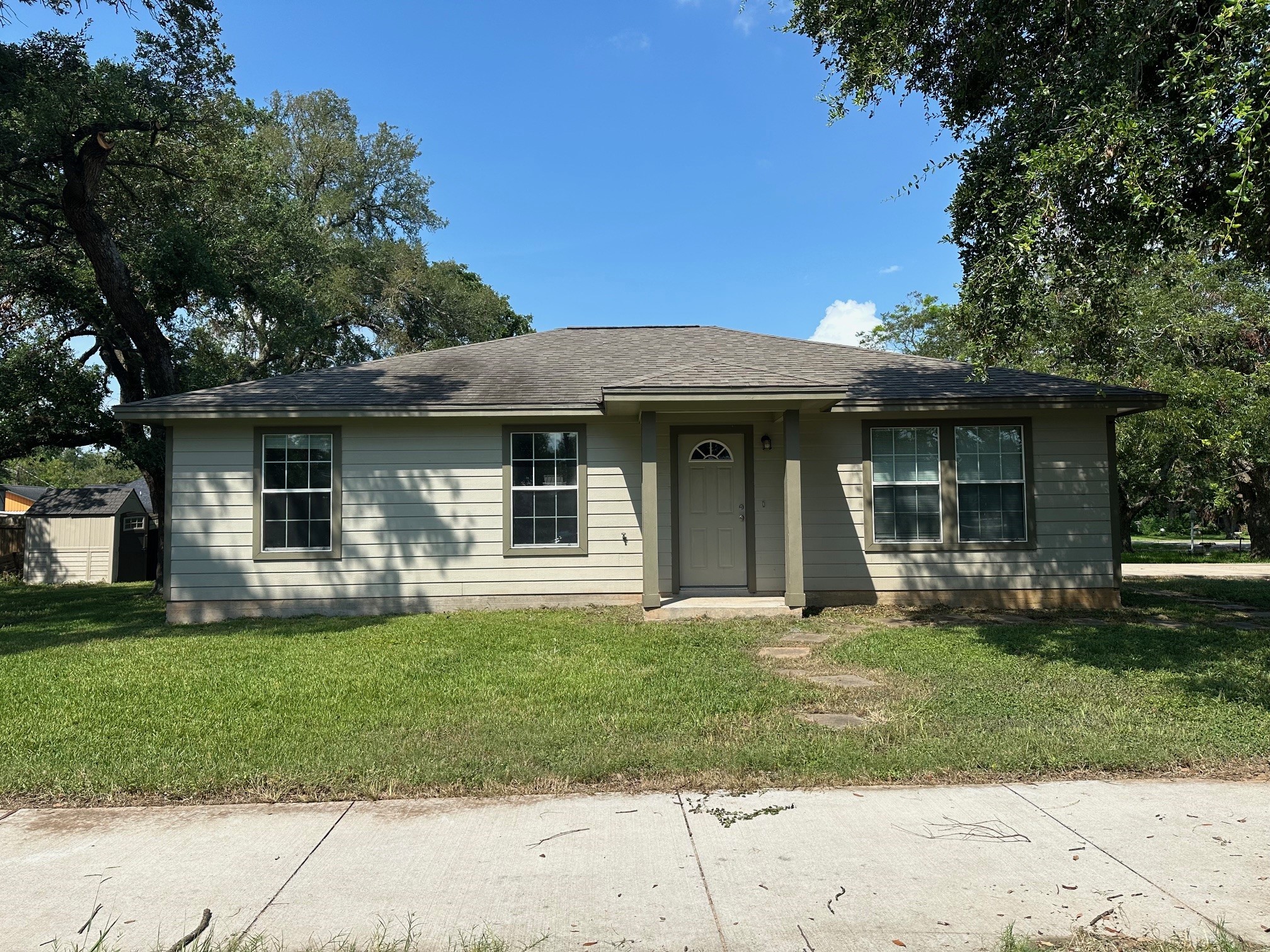 701 Pin Money Street Clute TX 77531