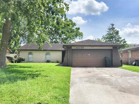 16906 Blackhawk Boulevard Friendswood TX 77546