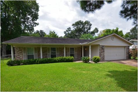 303 Lisa Court Friendswood TX 77546