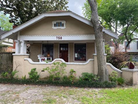 750 E 16th Street Houston TX 77008