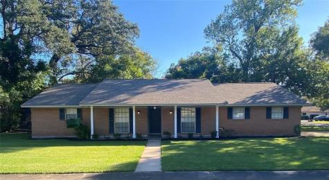 102 Mulberry Street Lake Jackson TX 77566