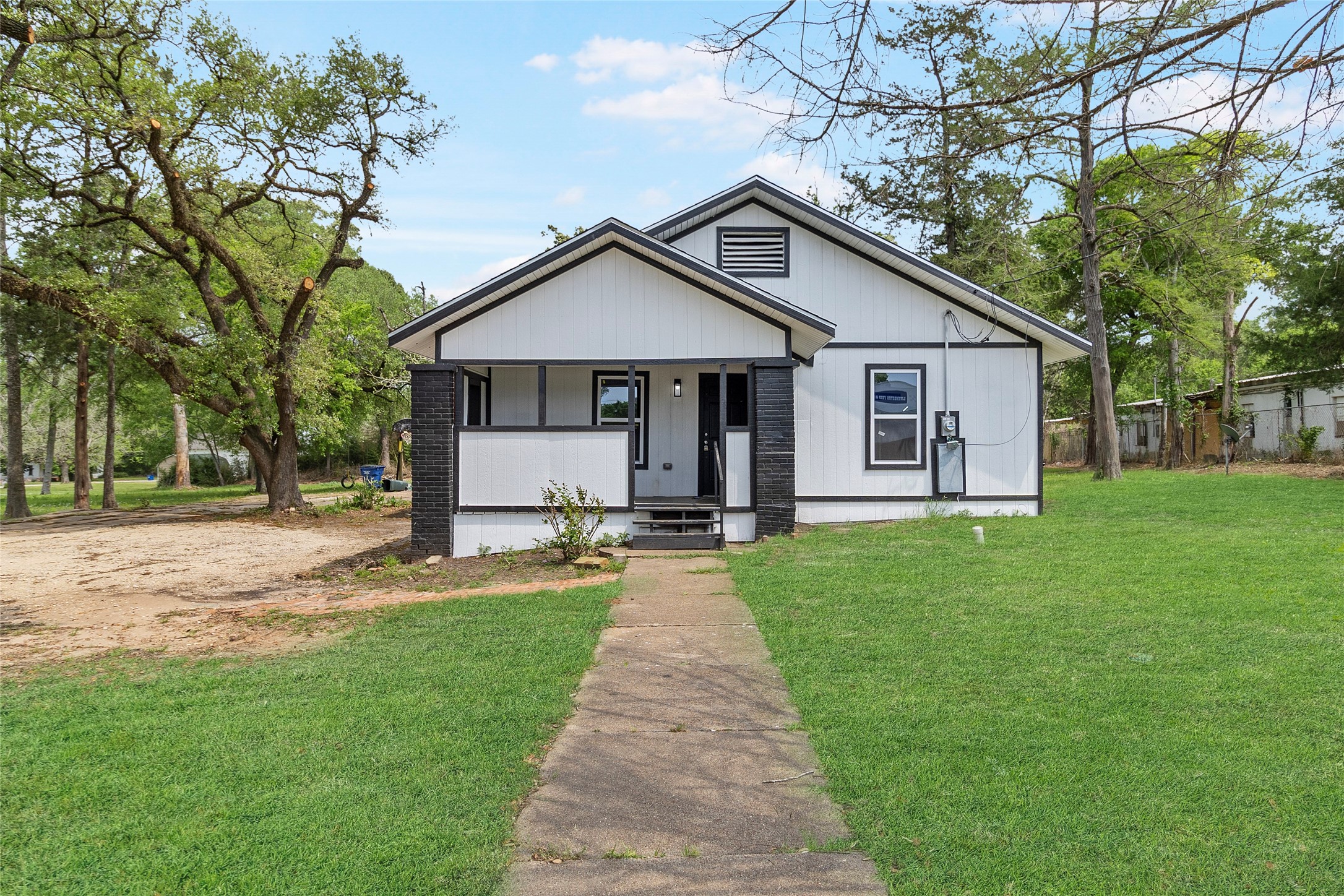 725 S Washington Avenue Livingston TX 77351