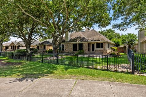 2723 Shelby Drive Pearland TX 77584