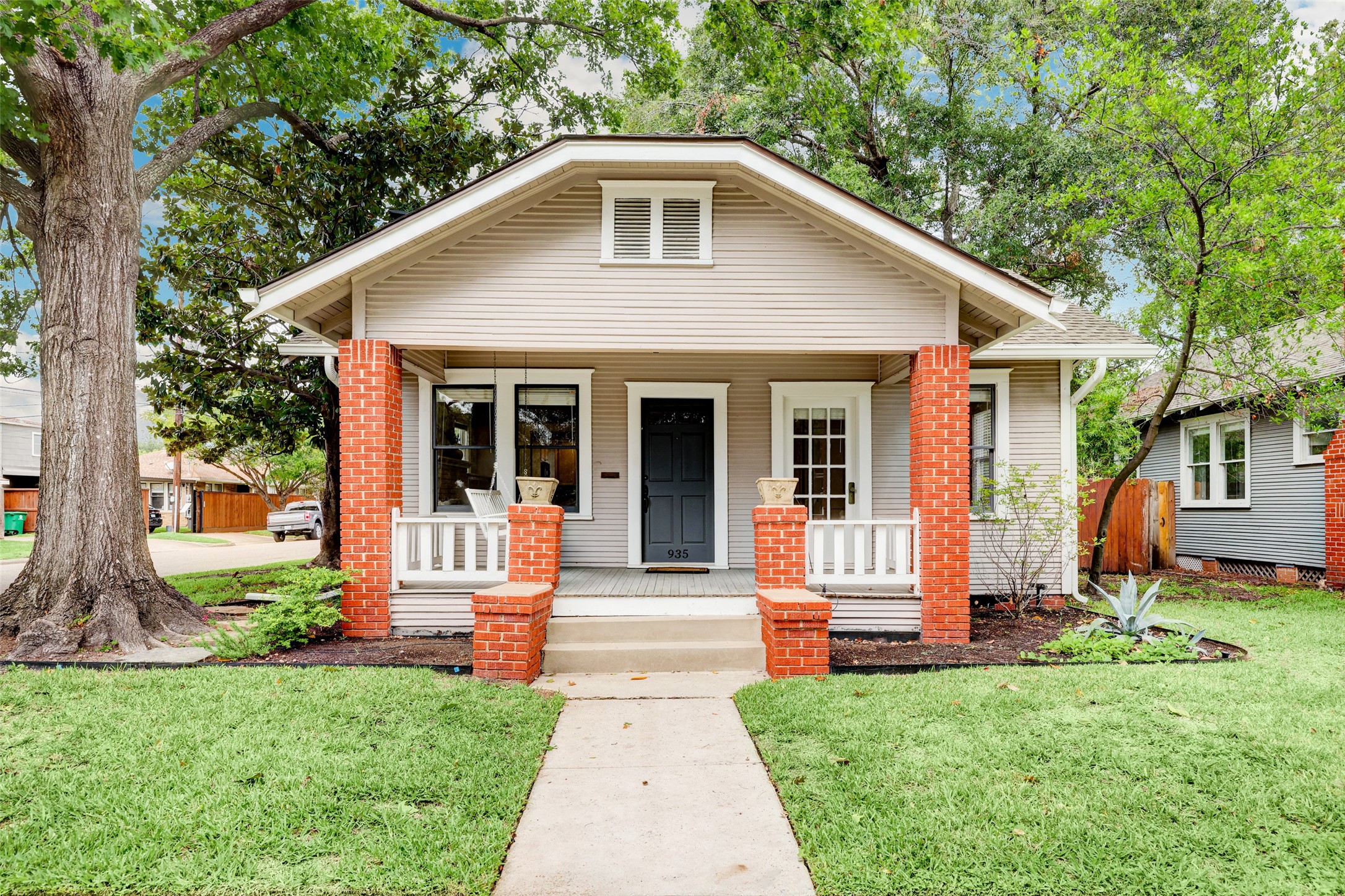 935 W Melwood Street Houston TX 77009
