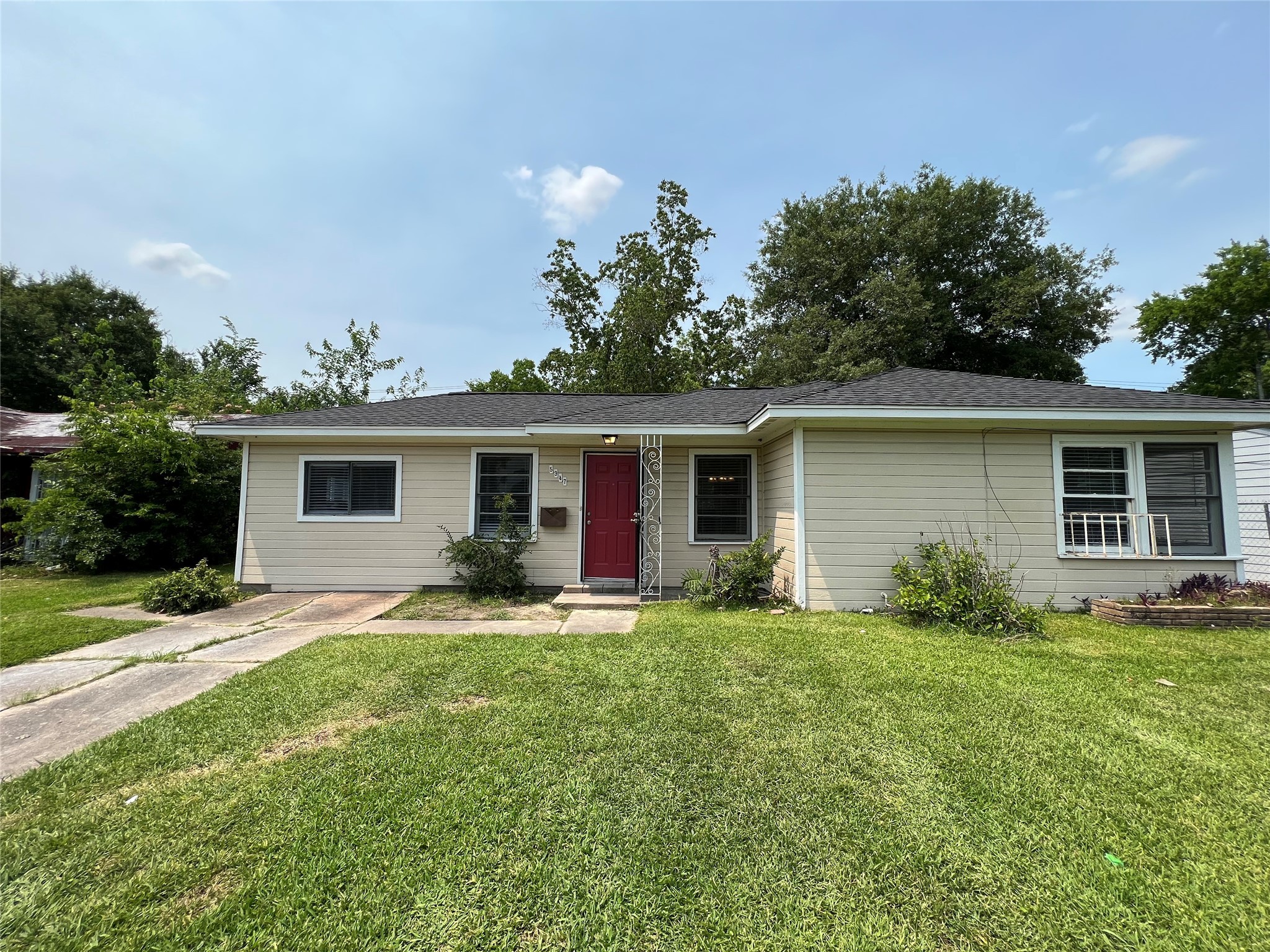 5947 Belcrest Street Houston TX 77033