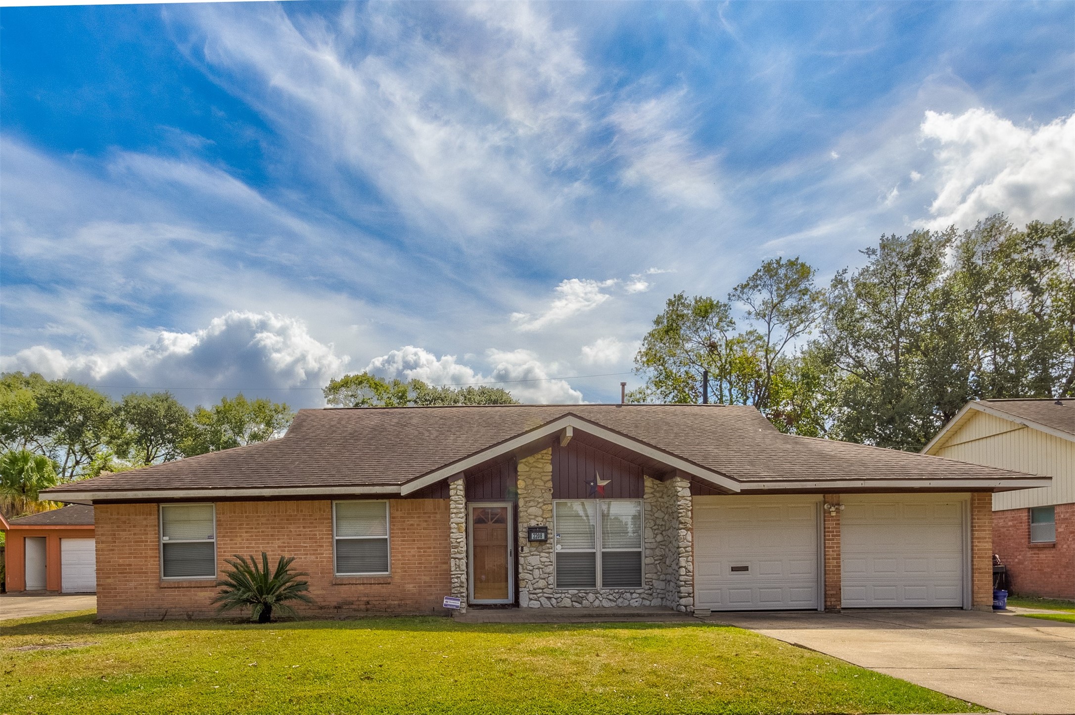 2208 S Rayburn Court Pasadena TX 77502