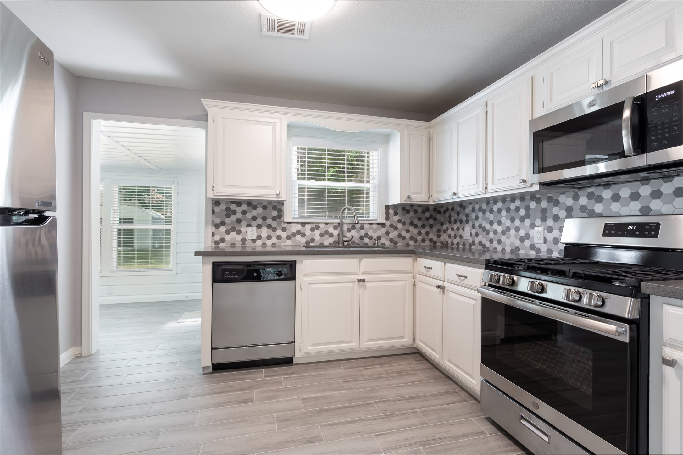 5527 Jessamine Street Houston TX 77081