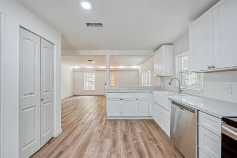 1573 E Pine Lake Circle Montgomery TX 77316