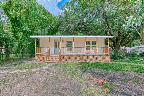 1573 E Pine Lake Circle Montgomery TX 77316