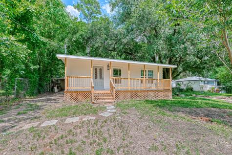 1573 E Pine Lake Circle Montgomery TX 77316