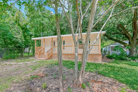 1573 E Pine Lake Circle Montgomery TX 77316