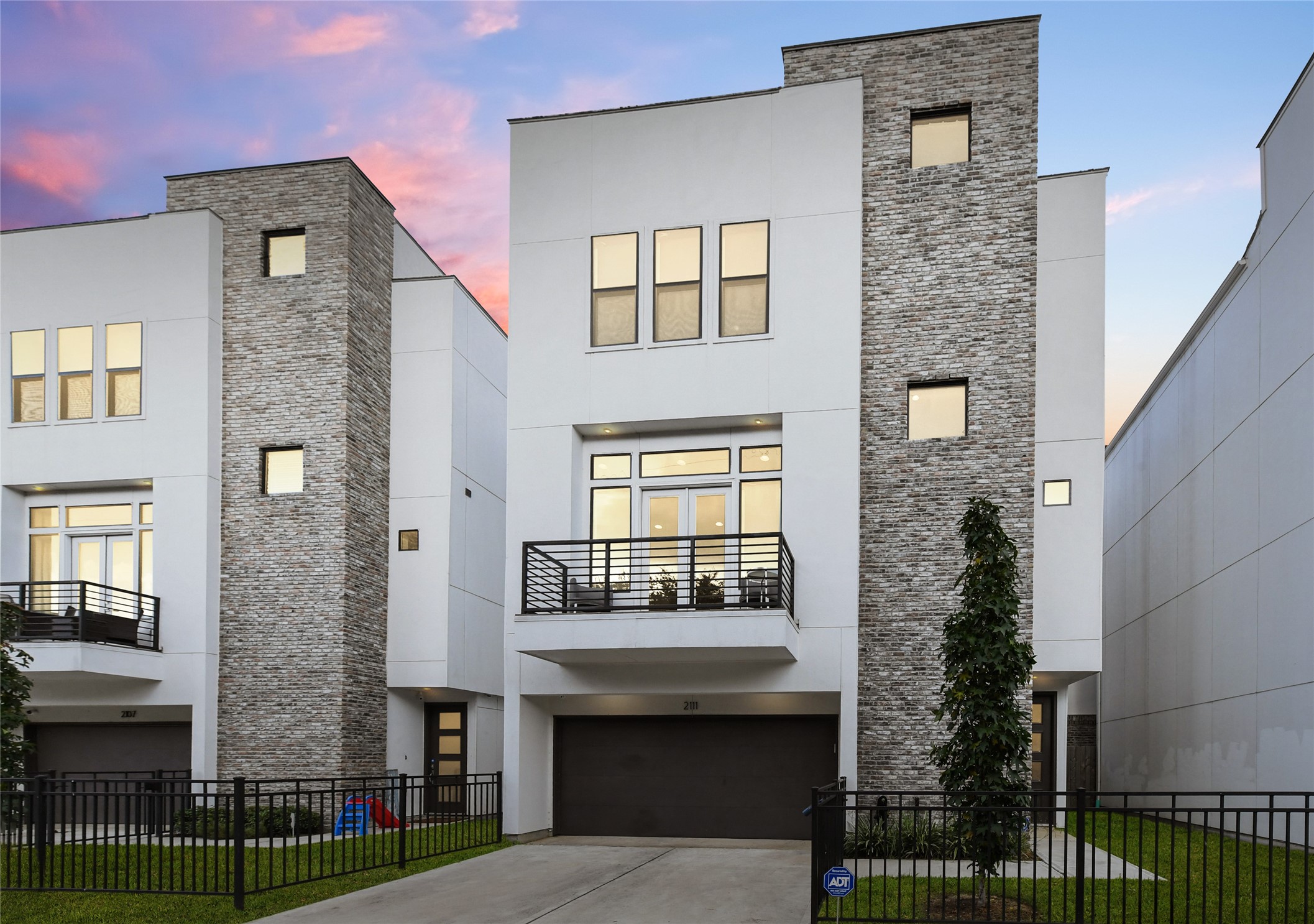 2111 Arabelle Street Houston TX 77007