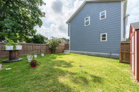 1115 Bunton Street Houston TX 77009