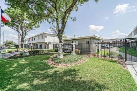 8271 Stone Street 7516 Houston TX 77061
